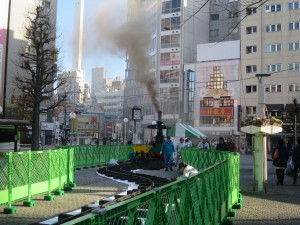 当日は池袋の西口公園に本物の蒸気機関車が設置されました