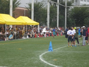 7.クラブ対抗リレー、柔道部は背負い投げをしながら