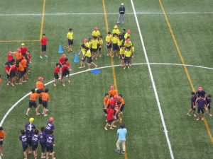 8.騎馬戦、こちらも7チームが一斉に集います