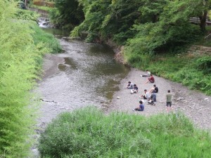 早朝川辺でのスケッチ１