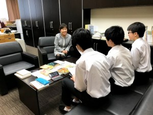 図書委員会インタビュー - コピー - コピー