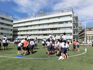 大迫力の騎馬戦。勇敢な戦い。