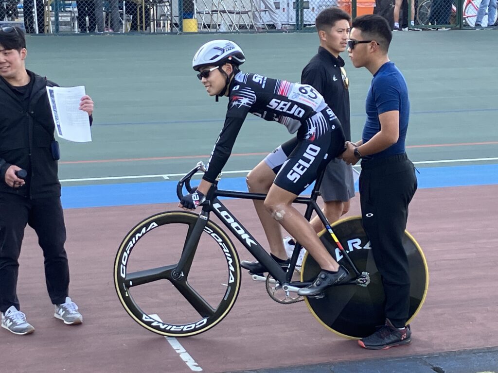 スプリント予選のスタート前の高１武田君