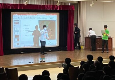 ジャグリング部は、毎回テンポ良く演技を見せてくれて、中学１年生から拍手をもらっていました。