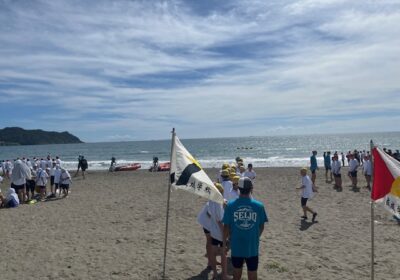 高校２年生を先頭に、班ごとに並んでいきます。