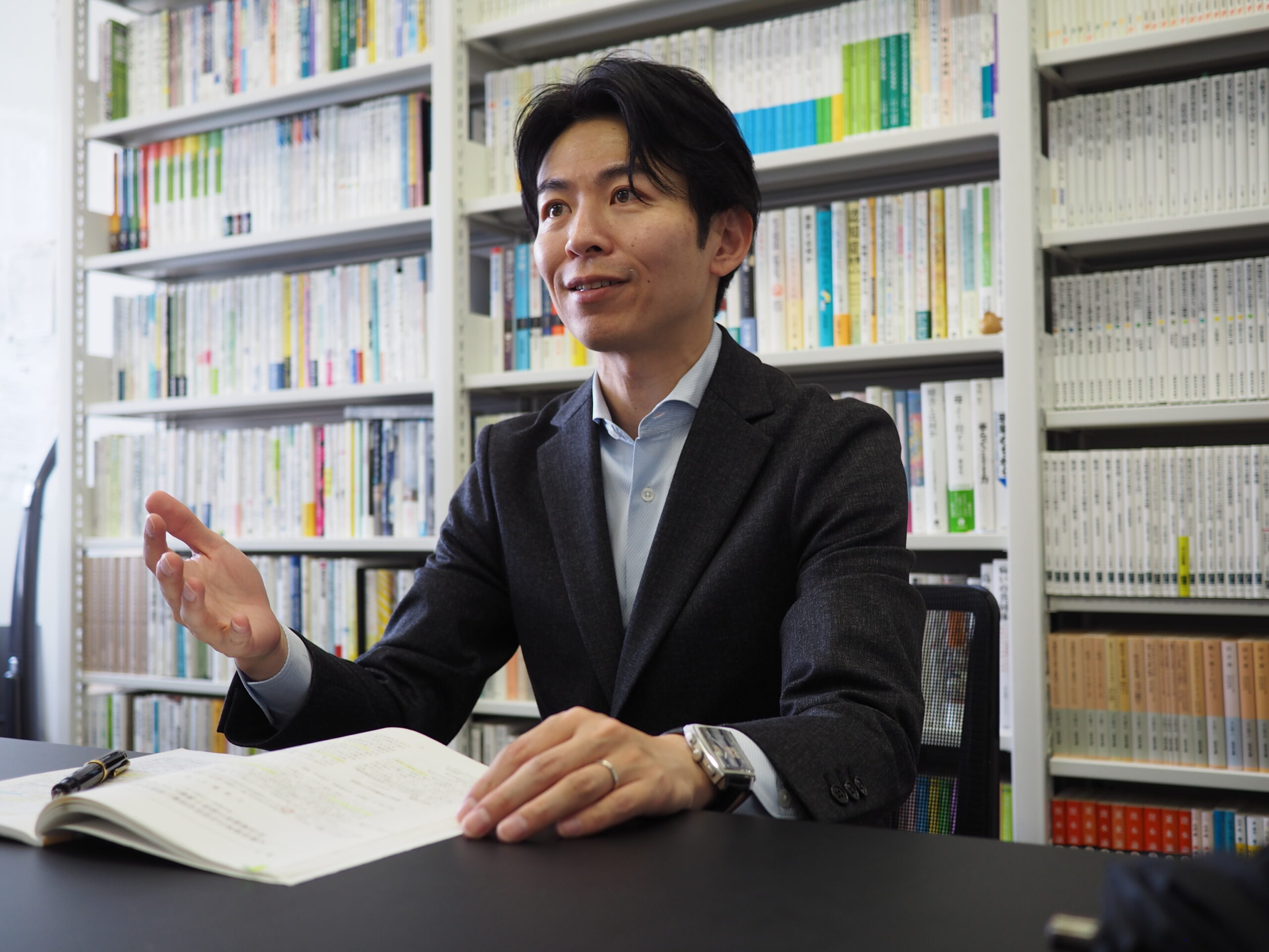 川村　岳人