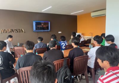 まずは、カンボジアにおけるプロサッカーの現状について、説明を受けました。