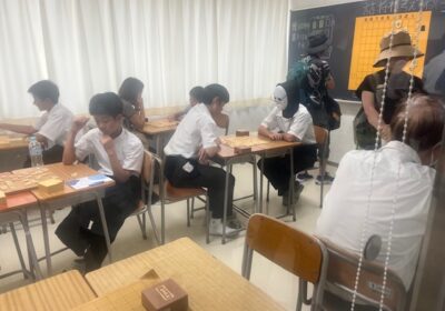 将棋同好会：不思議な人が対局中でした。