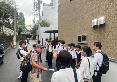 関先生からは、神社の多くは崖の上にあって、地形と神社の位置関係について説明がありました。