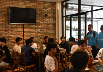 無事、バッタンバンに到着し、市内のレストランへ。 クメール料理をいただきます。